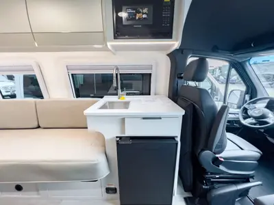 2027 Thor Motor Coach Sanctuary photo 8