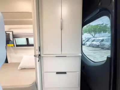 2027 Thor Motor Coach Sanctuary photo 17