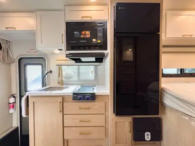 2027 Thor Motor Coach Chateau photo 8