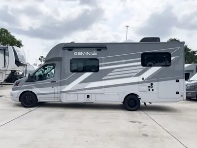2027 Thor Motor Coach Gemini photo 20