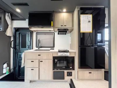2027 Grand Design Lineage Series M photo 7