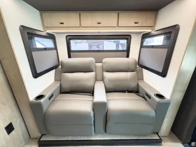 2027 Grand Design Lineage Series M photo 14
