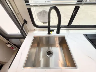 2027 Thor Motor Coach Chateau photo 9