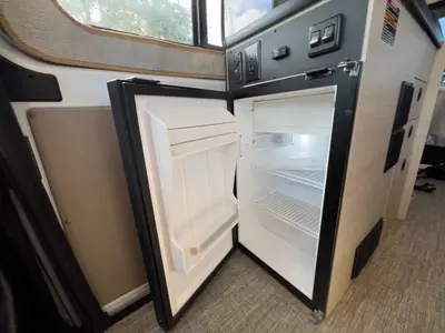 2027 Winnebago Solis Pocket photo 11