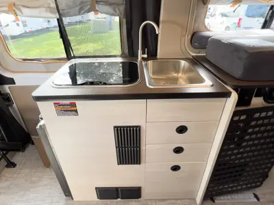 2027 Winnebago Solis Pocket photo 9