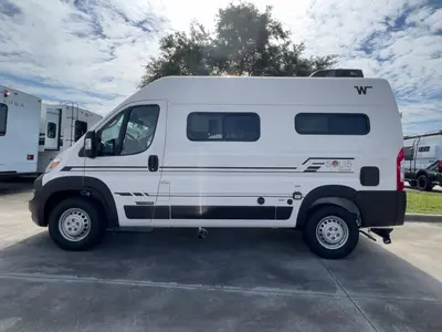 2027 Winnebago Solis Pocket photo 16