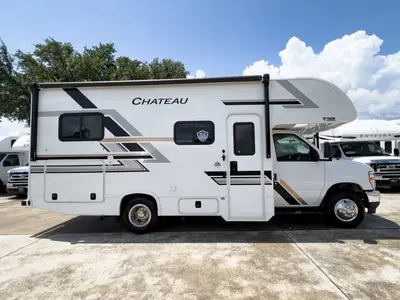 2027 Thor Motor Coach Chateau photo 23