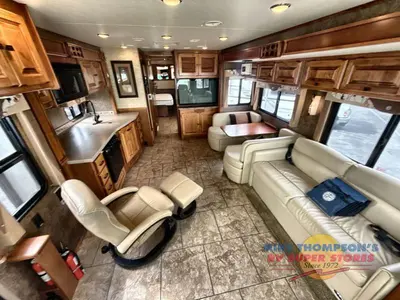 2014 Tiffin Motorhomes Allegro photo 24