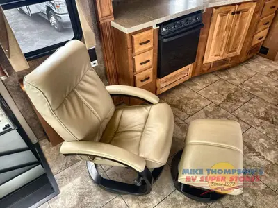 2014 Tiffin Motorhomes Allegro photo 27