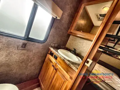 2014 Tiffin Motorhomes Allegro photo 49