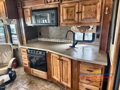 2014 Tiffin Motorhomes Allegro photo 35