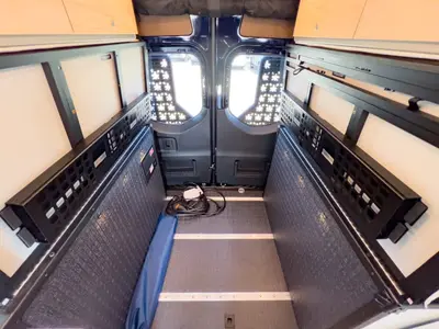 2026 Storyteller Overland Darkmode photo 16