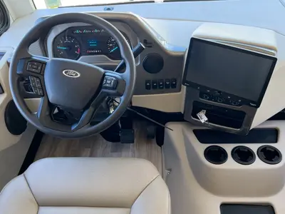 2027 Thor Motor Coach Windsport photo 2
