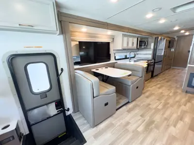 2027 Thor Motor Coach Windsport photo 6