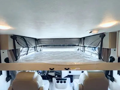 2027 Thor Motor Coach Windsport photo 4