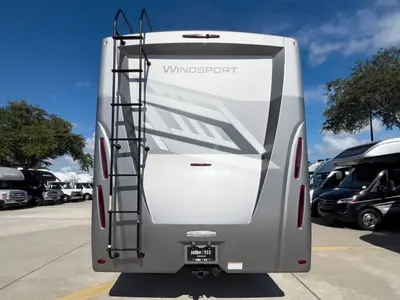 2027 Thor Motor Coach Windsport photo 27