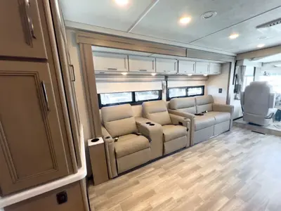 2027 Thor Motor Coach Windsport photo 13