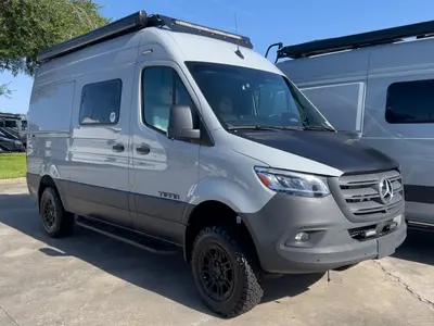 New 2027 Tiffin Motorhomes GH1 19AV