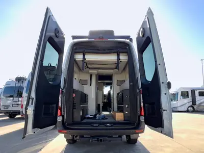 2027 Tiffin Motorhomes GH1 photo 2