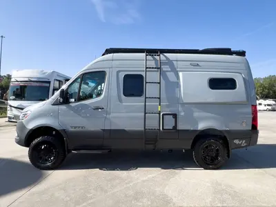 2027 Tiffin Motorhomes GH1 photo 18