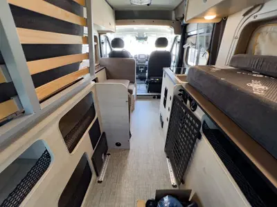 2027 Winnebago Solis Pocket photo 4