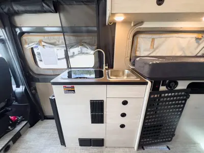 2027 Winnebago Solis Pocket photo 9