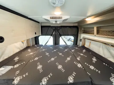 2027 Winnebago Solis Pocket photo 16
