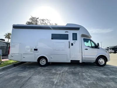 2027 Tiffin Motorhomes Wayfarer photo 23