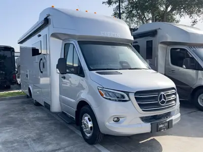 New 2027 Tiffin Motorhomes Wayfarer 25 RW