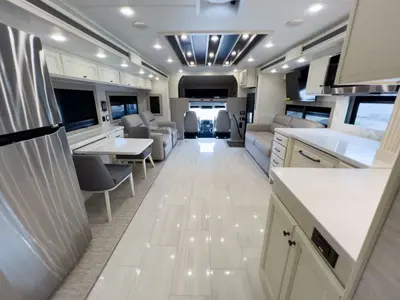 2027 Tiffin Motorhomes Allegro BAY photo 3