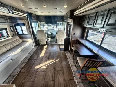 2019 Tiffin Motorhomes Open Road Allegro photo 49
