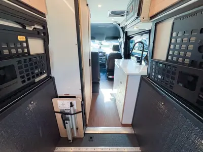 2027 Storyteller Overland Darkmode photo 4