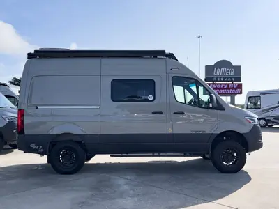 2027 Tiffin Motorhomes GH1 photo 18