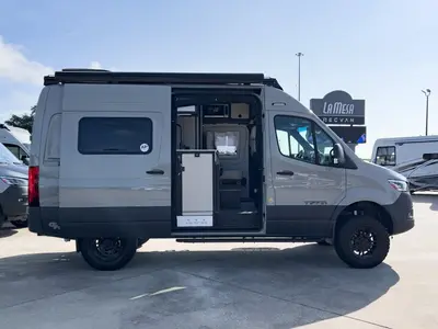 2027 Tiffin Motorhomes GH1 photo 19