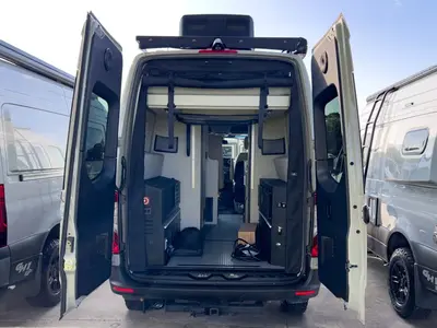 2027 Tiffin Motorhomes GH1 photo 2