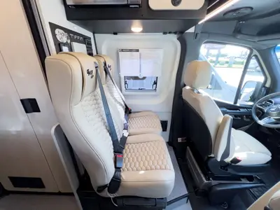 2027 Tiffin Motorhomes GH1 photo 12