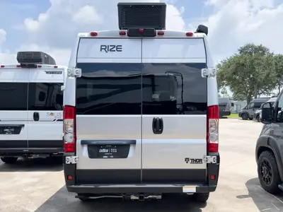 2027 Thor Motor Coach Rize photo 21