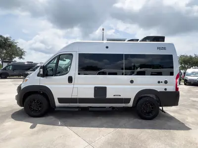 2027 Thor Motor Coach Rize photo 18