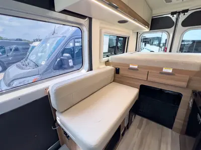 2027 Thor Motor Coach Rize photo 12