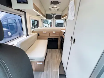 2027 Thor Motor Coach Rize photo 5