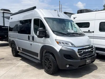 New 2027 Thor Motor Coach Rize 18Z