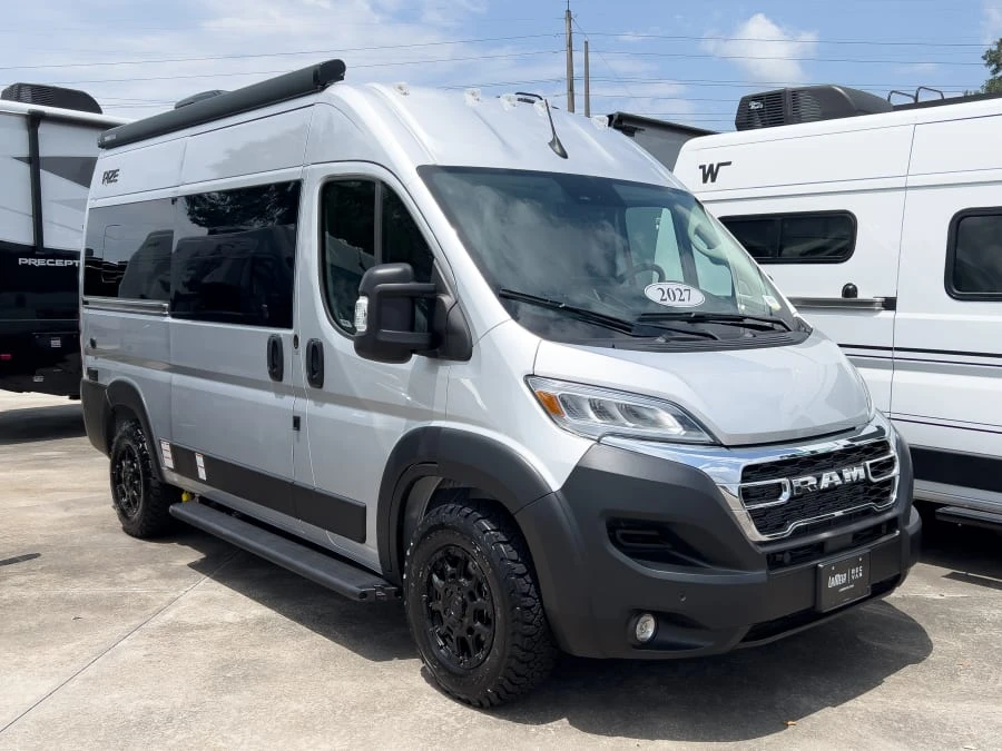 2027 Thor Motor Coach Rize exterior