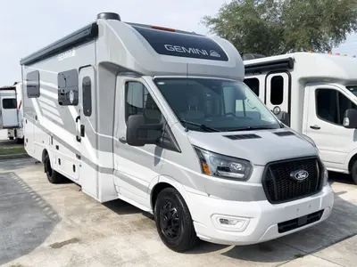 New 2027 Thor Motor Coach Gemini 24KB