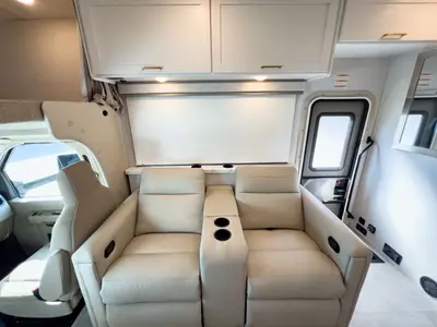 2027 Thor Motor Coach Chateau photo 14