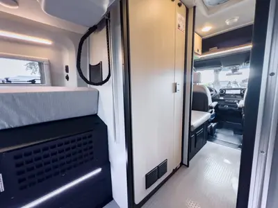 2027 Tiffin Motorhomes GH1 photo 12