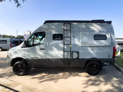2027 Tiffin Motorhomes GH1 photo 18