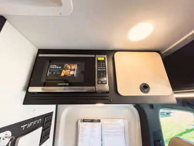 2027 Tiffin Motorhomes GH1 photo 11
