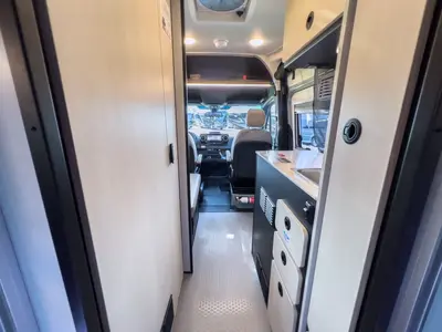 2027 Tiffin Motorhomes GH1 photo 4