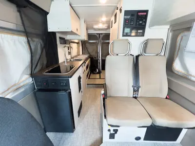 2027 Winnebago Solis photo 5