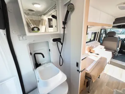 2027 Thor Motor Coach Rize photo 15